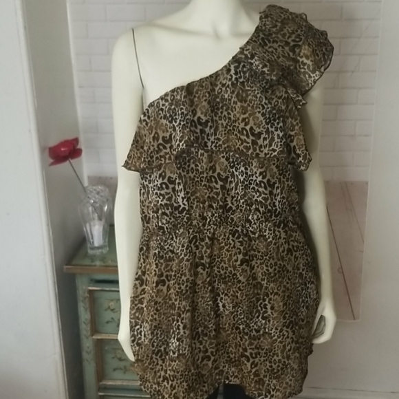 loop 18 Tops - Plus Size Cold Shoulder Leopard Tunic Top  17/19